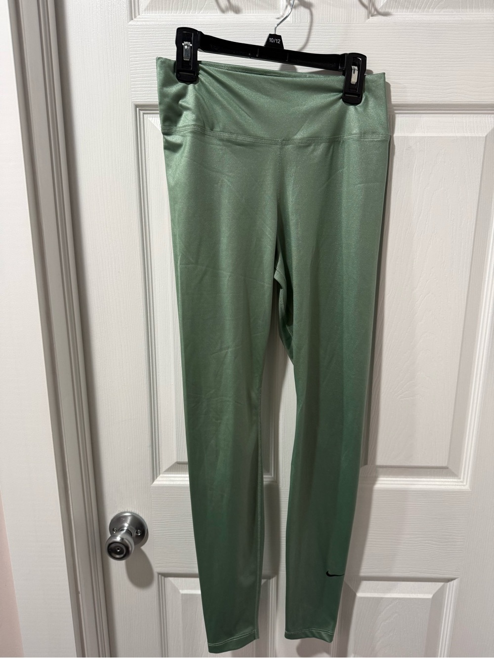 Nike Sage Green High-Waist Leggings